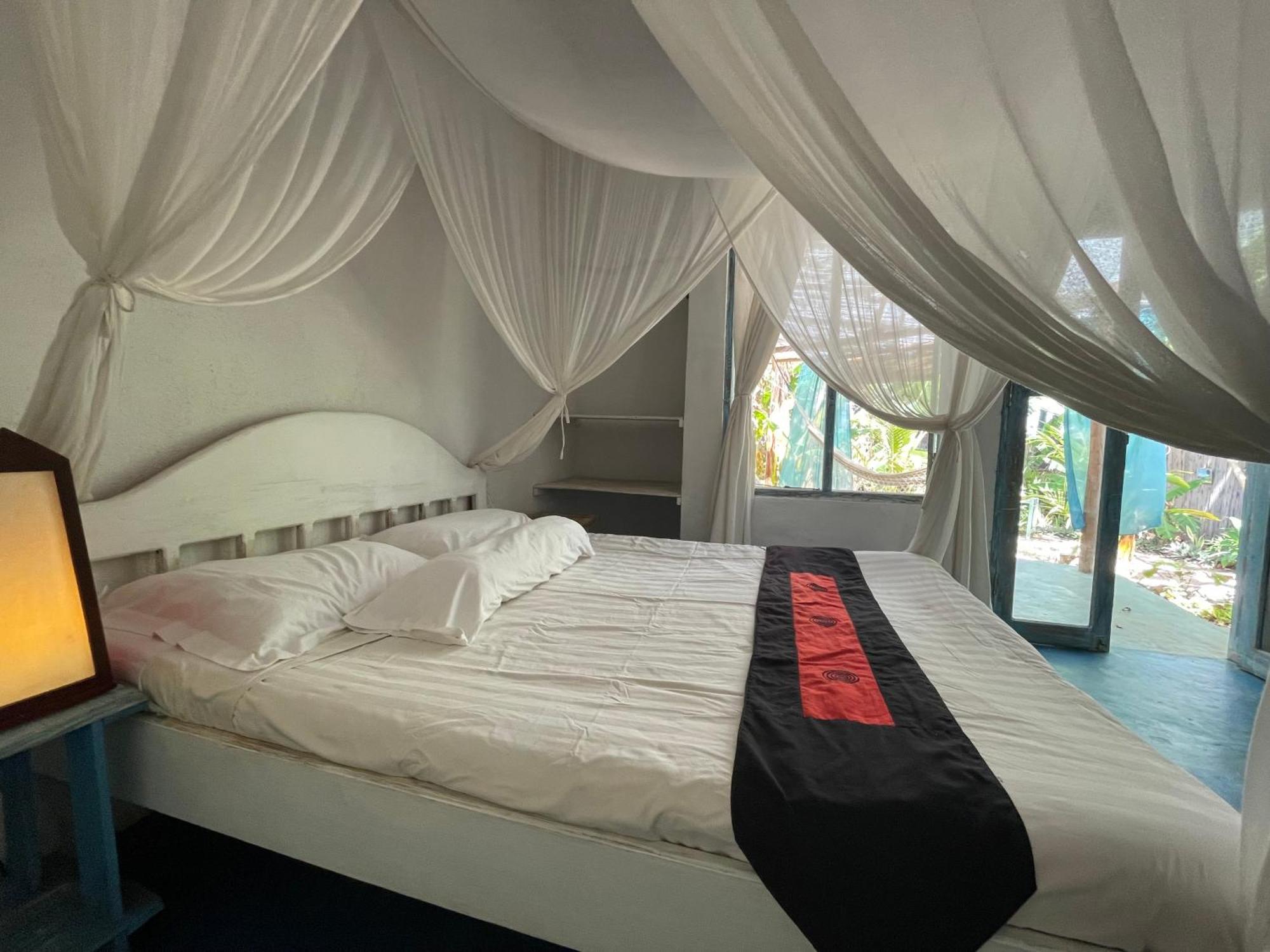 Blu Oceano B&B, Italian Restaurant Нембрала Экстерьер фото