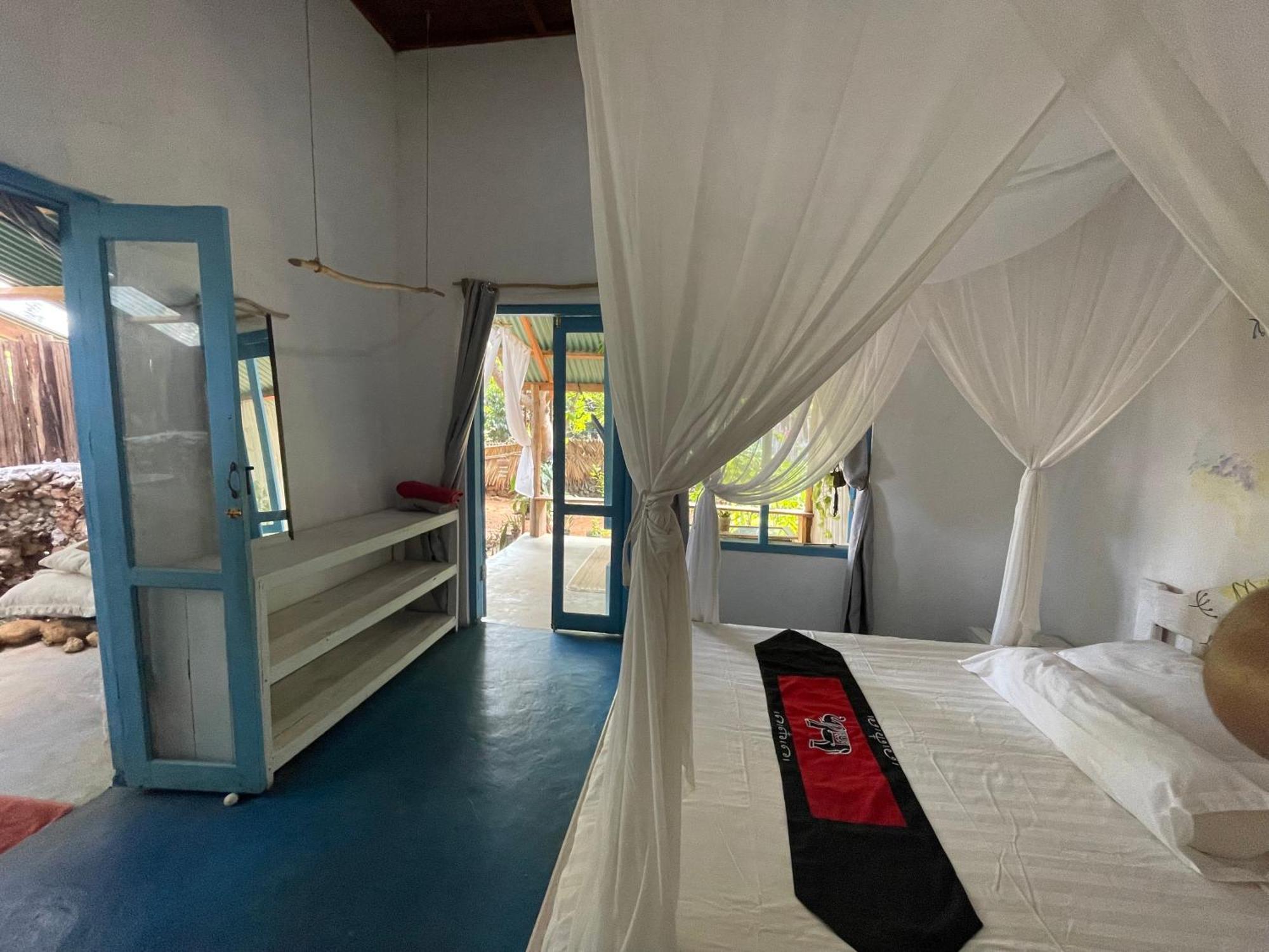 Blu Oceano B&B, Italian Restaurant Нембрала Экстерьер фото